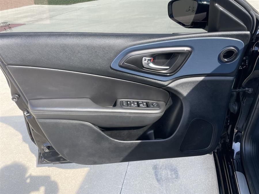 2015 Chrysler 200 S, available for sale in Elida, Ohio | Josh's All Under Ten LLC. Elida, Ohio 2015 Chrysler 200 S, available for sale in Elida, Ohio | Josh's All Under Ten LLC. Elida, Ohio