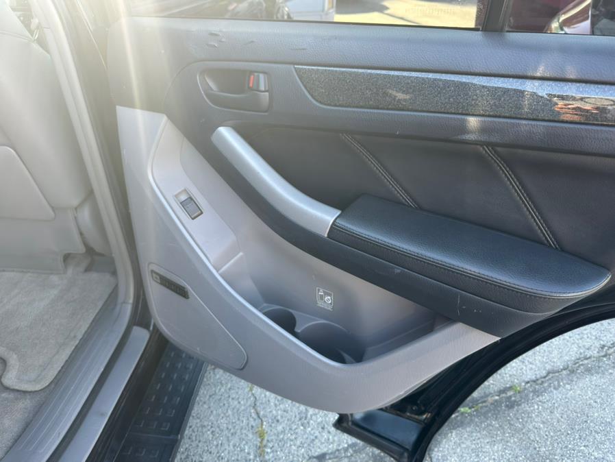 2005 Toyota 4Runner 4dr Limited V8 Auto 4WD (Natl), available for sale in Taunton, Massachusetts | Rt 138 Auto Center Inc . Taunton, Massachusetts 2005 Toyota 4Runner 4dr Limited V8 Auto 4WD (Natl), available for sale in Taunton, Massachusetts | Rt 138 Auto Center Inc . Taunton, Massachusetts