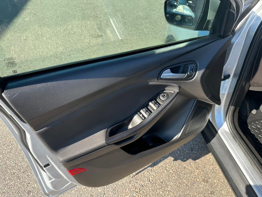 2018 Ford Focus SE Hatch, available for sale in South Windsor, Connecticut | Mike And Tony Auto Sales, Inc. South Windsor, Connecticut 2018 Ford Focus SE Hatch, available for sale in South Windsor, Connecticut | Mike And Tony Auto Sales, Inc. South Windsor, Connecticut