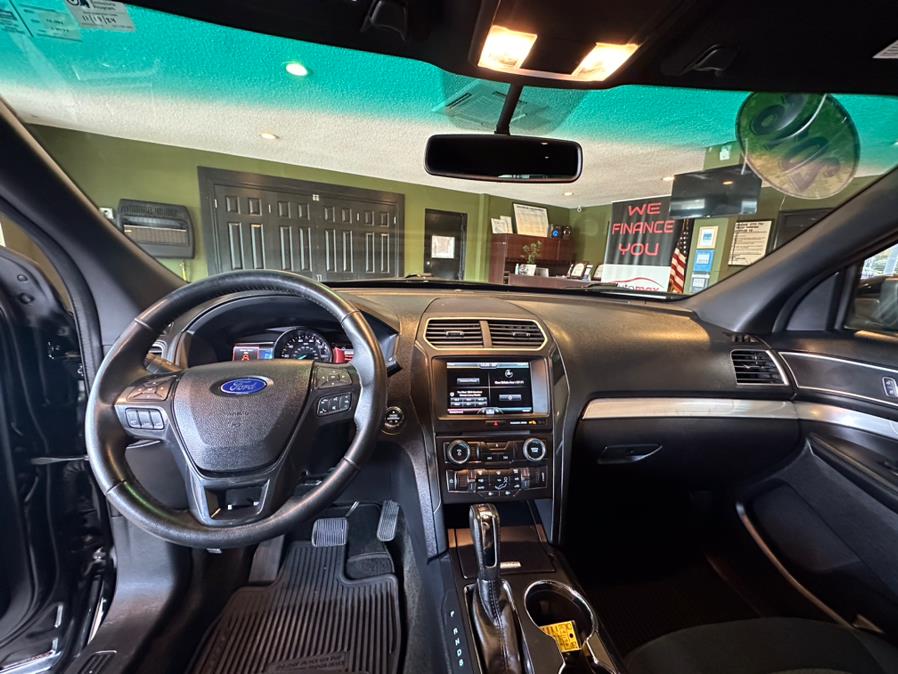 2016 Ford Explorer 4WD 4dr XLT, available for sale in West Hartford, Connecticut | AutoMax. West Hartford, Connecticut 2016 Ford Explorer 4WD 4dr XLT, available for sale in West Hartford, Connecticut | AutoMax. West Hartford, Connecticut