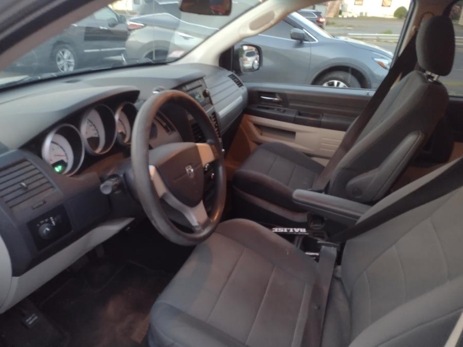 2009 Dodge Grand Caravan 4dr Wgn SE, available for sale in Chicopee, Massachusetts | Matts Auto Mall LLC. Chicopee, Massachusetts 2009 Dodge Grand Caravan 4dr Wgn SE, available for sale in Chicopee, Massachusetts | Matts Auto Mall LLC. Chicopee, Massachusetts