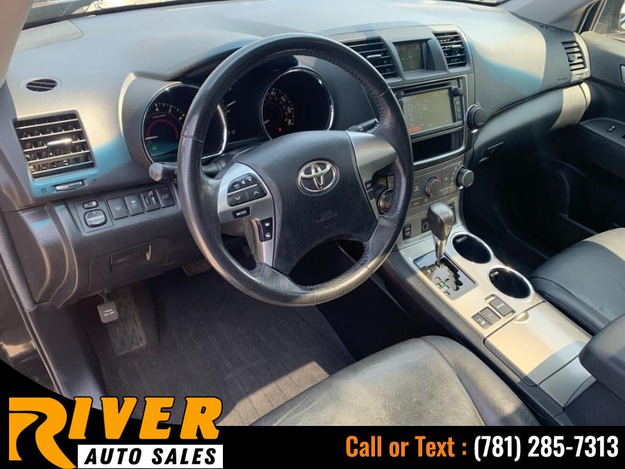 2013 Toyota Highlander 4WD 4dr V6 SE (Natl), available for sale in Malden, Massachusetts | River Auto Sales. Malden, Massachusetts 2013 Toyota Highlander 4WD 4dr V6 SE (Natl), available for sale in Malden, Massachusetts | River Auto Sales. Malden, Massachusetts