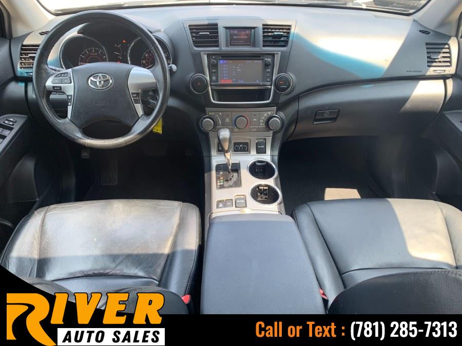 2013 Toyota Highlander 4WD 4dr V6 SE (Natl), available for sale in Malden, Massachusetts | River Auto Sales. Malden, Massachusetts 2013 Toyota Highlander 4WD 4dr V6 SE (Natl), available for sale in Malden, Massachusetts | River Auto Sales. Malden, Massachusetts
