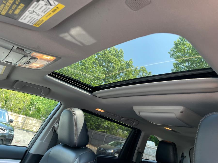 2018 Toyota Highlander XLE V6 AWD (Natl), available for sale in Agawam, Massachusetts | Malkoon Motors. Agawam, Massachusetts 2018 Toyota Highlander XLE V6 AWD (Natl), available for sale in Agawam, Massachusetts | Malkoon Motors. Agawam, Massachusetts