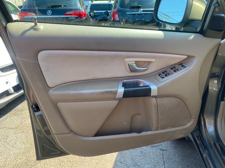 2011 Volvo XC90 AWD 4dr I6, available for sale in Bridgeport, Connecticut | CT Auto. Bridgeport, Connecticut 2011 Volvo XC90 AWD 4dr I6, available for sale in Bridgeport, Connecticut | CT Auto. Bridgeport, Connecticut