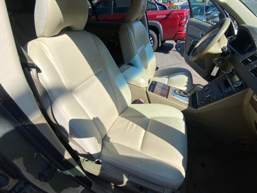 2011 Volvo XC90 AWD 4dr I6, available for sale in Bridgeport, Connecticut | CT Auto. Bridgeport, Connecticut 2011 Volvo XC90 AWD 4dr I6, available for sale in Bridgeport, Connecticut | CT Auto. Bridgeport, Connecticut