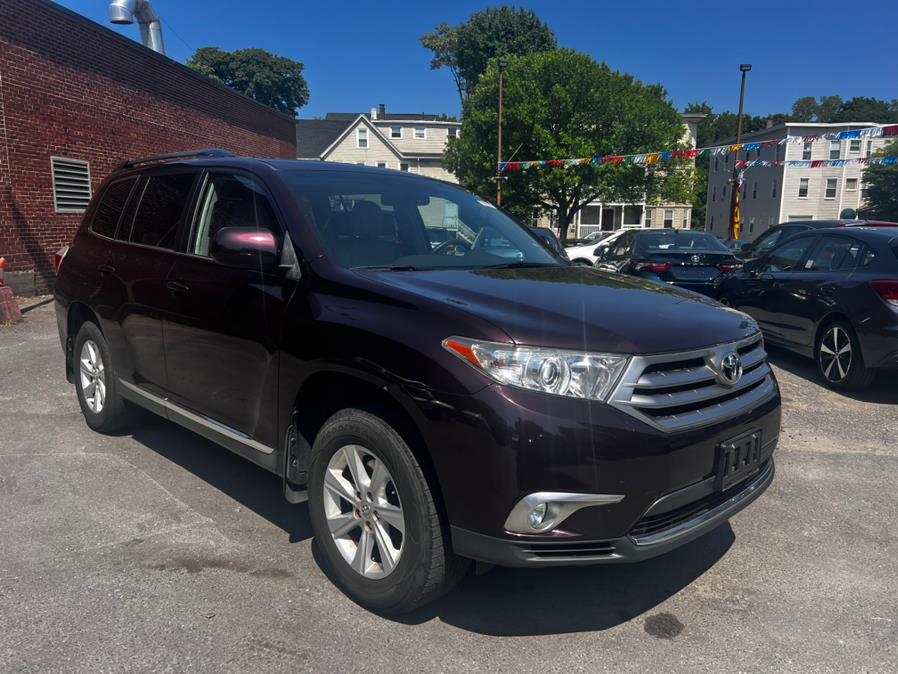 2012 Toyota Highlander 4WD 4dr V6 SE, available for sale in Worcester, Massachusetts | Sophia's Auto Sales Inc. Worcester, Massachusetts 2012 Toyota Highlander 4WD 4dr V6 SE, available for sale in Worcester, Massachusetts | Sophia's Auto Sales Inc. Worcester, Massachusetts