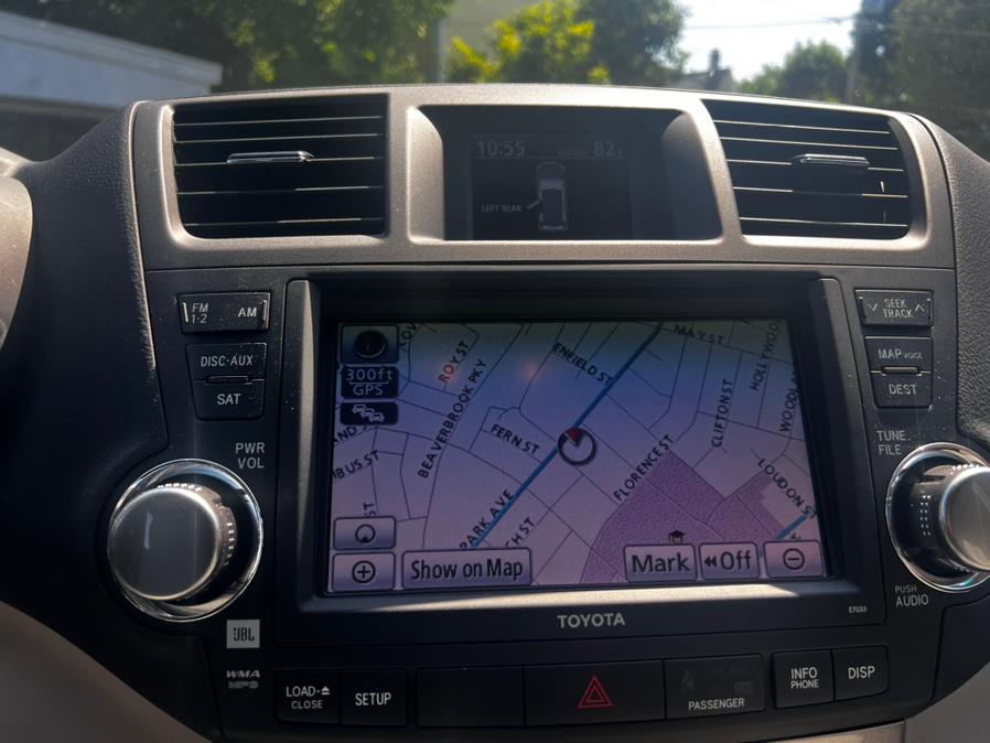 2012 Toyota Highlander 4WD 4dr V6 SE, available for sale in Worcester, Massachusetts | Sophia's Auto Sales Inc. Worcester, Massachusetts 2012 Toyota Highlander 4WD 4dr V6 SE, available for sale in Worcester, Massachusetts | Sophia's Auto Sales Inc. Worcester, Massachusetts