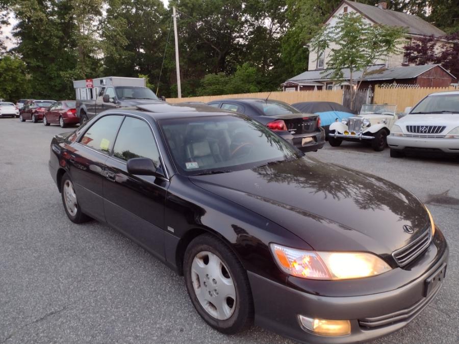 2000 Lexus ES 300 4dr Sdn, available for sale in Chicopee, Massachusetts | Matts Auto Mall LLC. Chicopee, Massachusetts 2000 Lexus ES 300 4dr Sdn, available for sale in Chicopee, Massachusetts | Matts Auto Mall LLC. Chicopee, Massachusetts