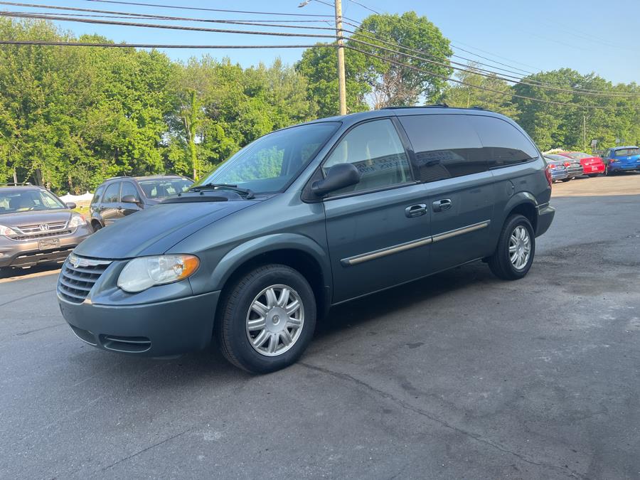 2006 Chrysler Town & Country LWB 4dr Touring, available for sale in South Windsor , Connecticut | Ful-line Auto LLC. South Windsor , Connecticut 2006 Chrysler Town & Country LWB 4dr Touring, available for sale in South Windsor , Connecticut | Ful-line Auto LLC. South Windsor , Connecticut