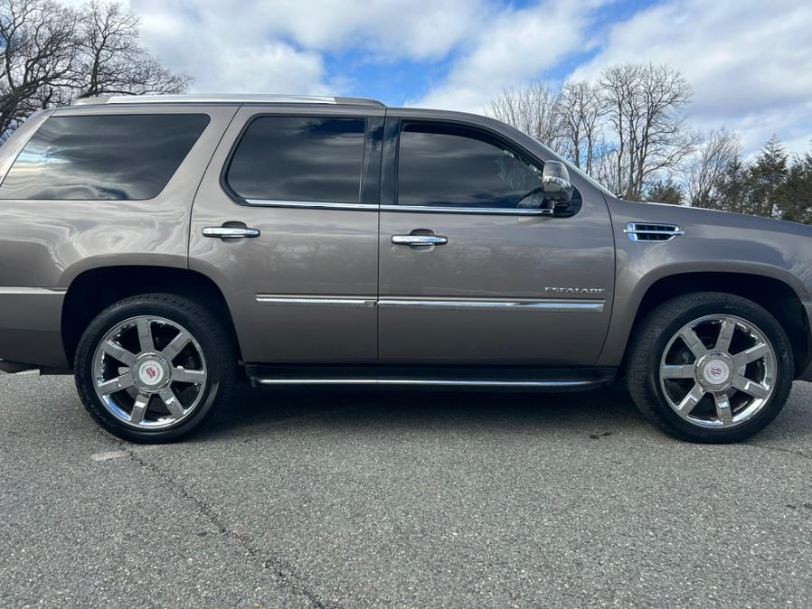 Used 2013 Cadillac Escalade in Chicopee, Massachusetts | D and B Auto Sales & Services. Chicopee, Massachusetts