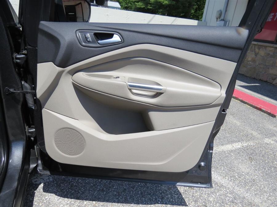 2019 Ford Escape SE 4dr SUV, available for sale in Auburn, Maine | Lake City Exports Inc. Auburn, Maine 2019 Ford Escape SE 4dr SUV, available for sale in Auburn, Maine | Lake City Exports Inc. Auburn, Maine