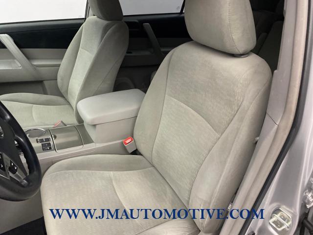 2013 Toyota Highlander 4WD 4dr V6 Plus, available for sale in Naugatuck, Connecticut | J&M Automotive Sls&Svc LLC. Naugatuck, Connecticut 2013 Toyota Highlander 4WD 4dr V6 Plus, available for sale in Naugatuck, Connecticut | J&M Automotive Sls&Svc LLC. Naugatuck, Connecticut