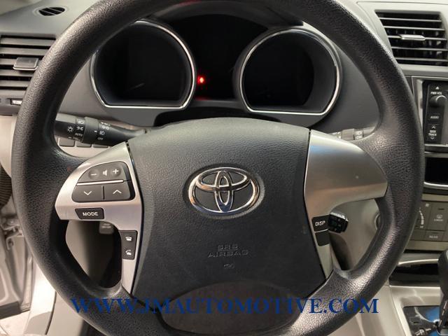 2013 Toyota Highlander 4WD 4dr V6 Plus, available for sale in Naugatuck, Connecticut | J&M Automotive Sls&Svc LLC. Naugatuck, Connecticut 2013 Toyota Highlander 4WD 4dr V6 Plus, available for sale in Naugatuck, Connecticut | J&M Automotive Sls&Svc LLC. Naugatuck, Connecticut