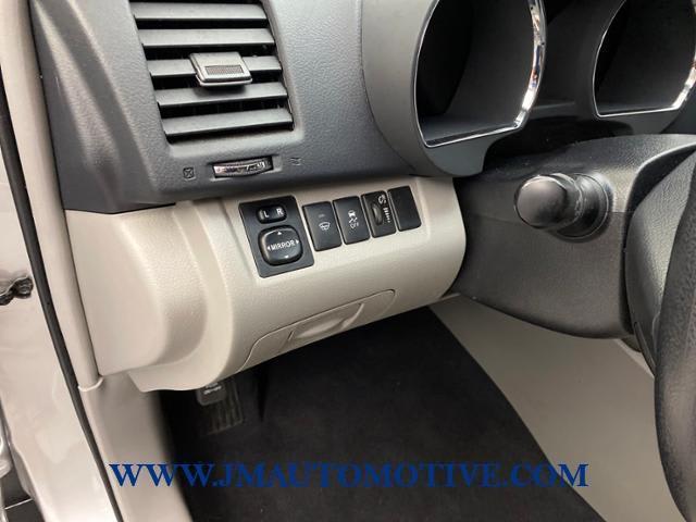 2013 Toyota Highlander 4WD 4dr V6 Plus, available for sale in Naugatuck, Connecticut | J&M Automotive Sls&Svc LLC. Naugatuck, Connecticut 2013 Toyota Highlander 4WD 4dr V6 Plus, available for sale in Naugatuck, Connecticut | J&M Automotive Sls&Svc LLC. Naugatuck, Connecticut