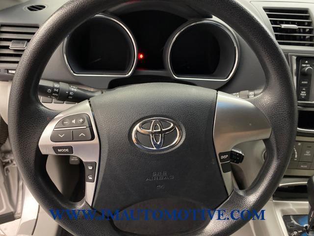 2013 Toyota Highlander 4WD 4dr V6 Plus, available for sale in Naugatuck, Connecticut | J&M Automotive Sls&Svc LLC. Naugatuck, Connecticut 2013 Toyota Highlander 4WD 4dr V6 Plus, available for sale in Naugatuck, Connecticut | J&M Automotive Sls&Svc LLC. Naugatuck, Connecticut