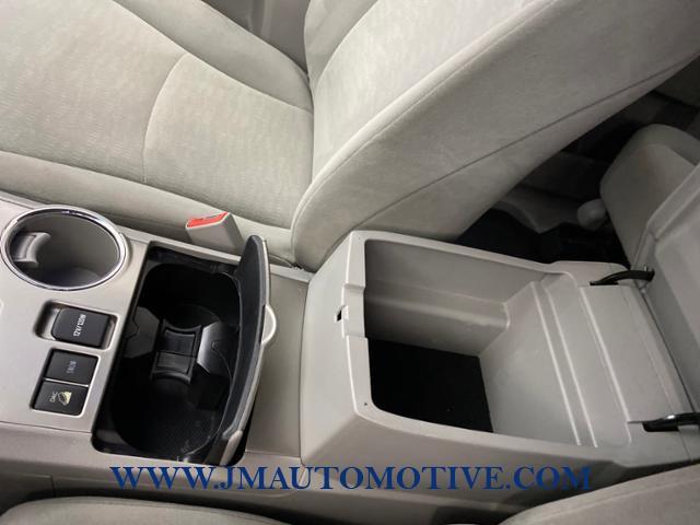 2013 Toyota Highlander 4WD 4dr V6 Plus, available for sale in Naugatuck, Connecticut | J&M Automotive Sls&Svc LLC. Naugatuck, Connecticut 2013 Toyota Highlander 4WD 4dr V6 Plus, available for sale in Naugatuck, Connecticut | J&M Automotive Sls&Svc LLC. Naugatuck, Connecticut
