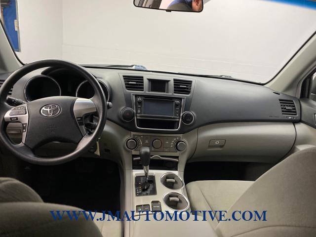 2013 Toyota Highlander 4WD 4dr V6 Plus, available for sale in Naugatuck, Connecticut | J&M Automotive Sls&Svc LLC. Naugatuck, Connecticut 2013 Toyota Highlander 4WD 4dr V6 Plus, available for sale in Naugatuck, Connecticut | J&M Automotive Sls&Svc LLC. Naugatuck, Connecticut