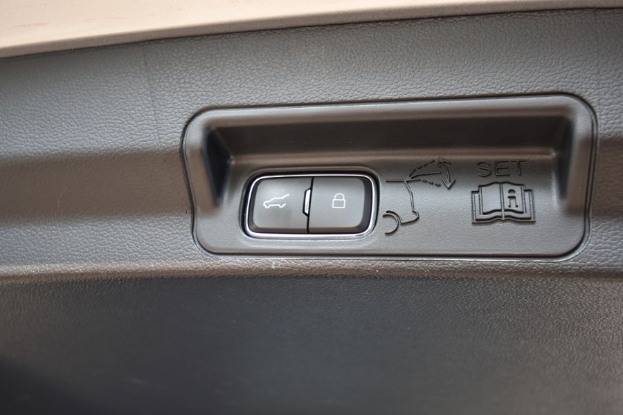 2021 Ford Explorer Limited 4WD, available for sale in Waterbury, Connecticut | Highline Car Connection. Waterbury, Connecticut 2021 Ford Explorer Limited 4WD, available for sale in Waterbury, Connecticut | Highline Car Connection. Waterbury, Connecticut