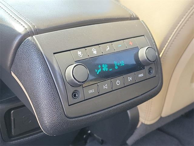 2010 Chevrolet Traverse LTZ, available for sale in Stratford, Connecticut | Wiz Leasing Inc. Stratford, Connecticut 2010 Chevrolet Traverse LTZ, available for sale in Stratford, Connecticut | Wiz Leasing Inc. Stratford, Connecticut