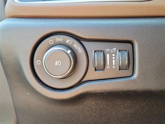 2017 Chrysler Pacifica Limited, available for sale in Stratford, Connecticut | Wiz Leasing Inc. Stratford, Connecticut 2017 Chrysler Pacifica Limited, available for sale in Stratford, Connecticut | Wiz Leasing Inc. Stratford, Connecticut