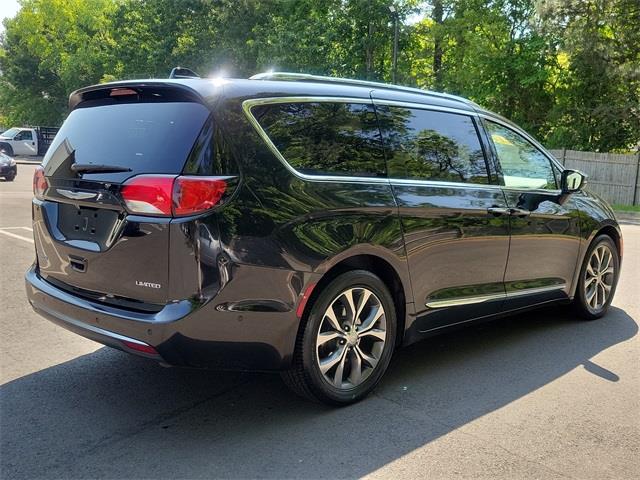 2017 Chrysler Pacifica Limited, available for sale in Stratford, Connecticut | Wiz Leasing Inc. Stratford, Connecticut 2017 Chrysler Pacifica Limited, available for sale in Stratford, Connecticut | Wiz Leasing Inc. Stratford, Connecticut
