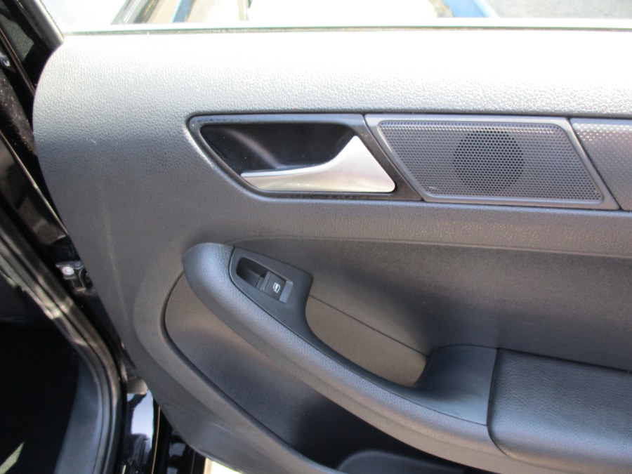 2016 Volkswagen Jetta Sedan 4dr Auto 1.4T S, available for sale in Meriden, Connecticut | Cos Central Auto. Meriden, Connecticut 2016 Volkswagen Jetta Sedan 4dr Auto 1.4T S, available for sale in Meriden, Connecticut | Cos Central Auto. Meriden, Connecticut
