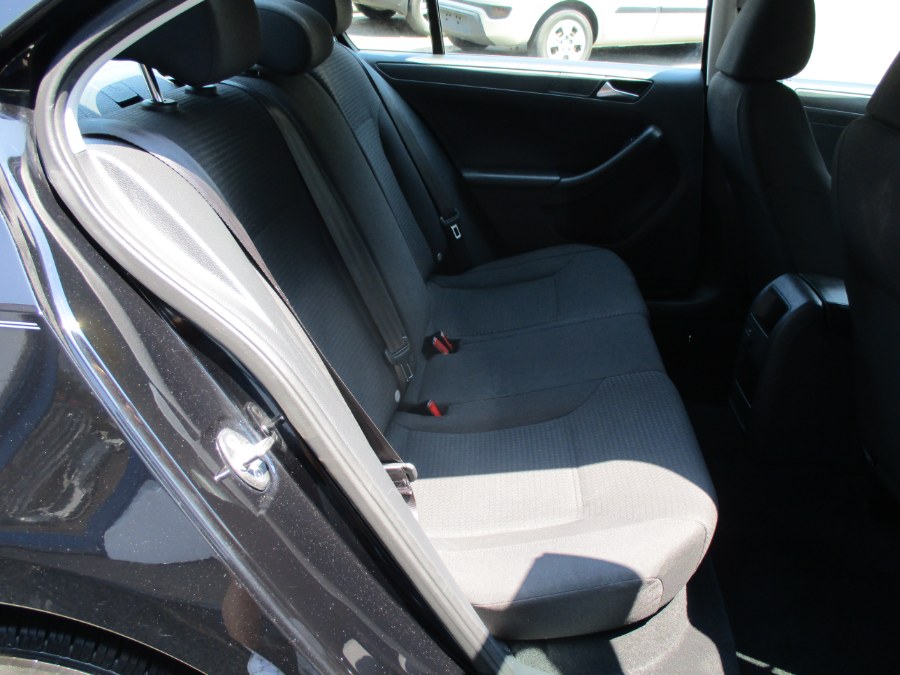 2016 Volkswagen Jetta Sedan 4dr Auto 1.4T S, available for sale in Meriden, Connecticut | Cos Central Auto. Meriden, Connecticut 2016 Volkswagen Jetta Sedan 4dr Auto 1.4T S, available for sale in Meriden, Connecticut | Cos Central Auto. Meriden, Connecticut
