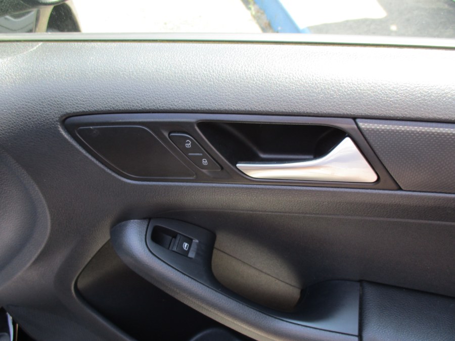 2016 Volkswagen Jetta Sedan 4dr Auto 1.4T S, available for sale in Meriden, Connecticut | Cos Central Auto. Meriden, Connecticut 2016 Volkswagen Jetta Sedan 4dr Auto 1.4T S, available for sale in Meriden, Connecticut | Cos Central Auto. Meriden, Connecticut