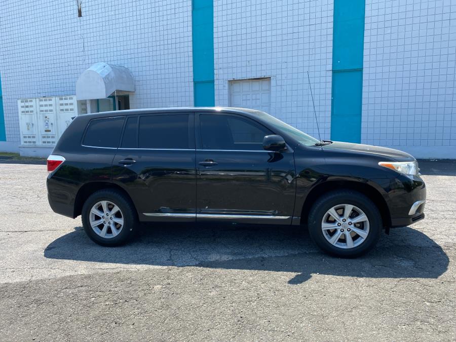 2012 Toyota Highlander 4WD 4dr V6 (Natl), available for sale in Milford, Connecticut | Dealertown Auto Wholesalers. Milford, Connecticut 2012 Toyota Highlander 4WD 4dr V6 (Natl), available for sale in Milford, Connecticut | Dealertown Auto Wholesalers. Milford, Connecticut