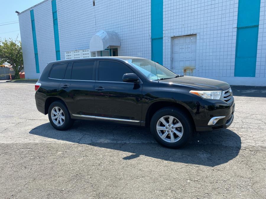 2012 Toyota Highlander 4WD 4dr V6 (Natl), available for sale in Milford, Connecticut | Dealertown Auto Wholesalers. Milford, Connecticut 2012 Toyota Highlander 4WD 4dr V6 (Natl), available for sale in Milford, Connecticut | Dealertown Auto Wholesalers. Milford, Connecticut