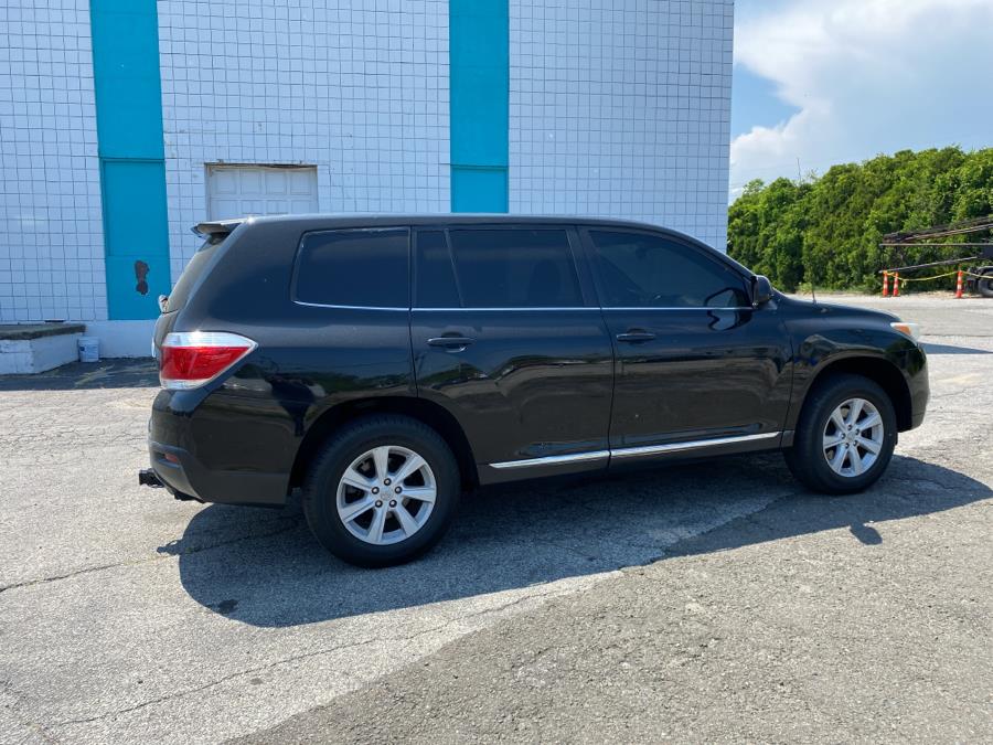 2012 Toyota Highlander 4WD 4dr V6 (Natl), available for sale in Milford, Connecticut | Dealertown Auto Wholesalers. Milford, Connecticut 2012 Toyota Highlander 4WD 4dr V6 (Natl), available for sale in Milford, Connecticut | Dealertown Auto Wholesalers. Milford, Connecticut