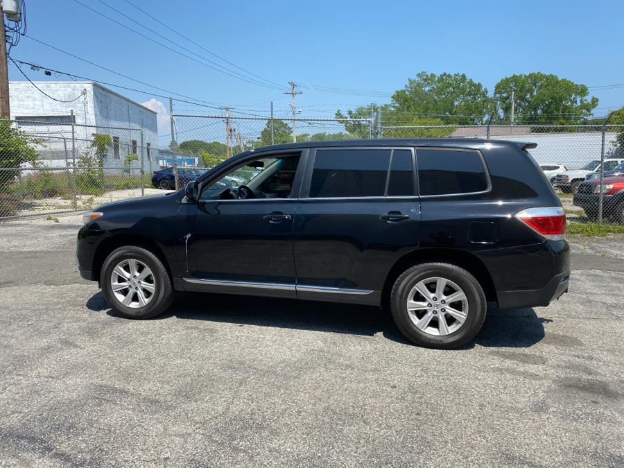 2012 Toyota Highlander 4WD 4dr V6 (Natl), available for sale in Milford, Connecticut | Dealertown Auto Wholesalers. Milford, Connecticut 2012 Toyota Highlander 4WD 4dr V6 (Natl), available for sale in Milford, Connecticut | Dealertown Auto Wholesalers. Milford, Connecticut