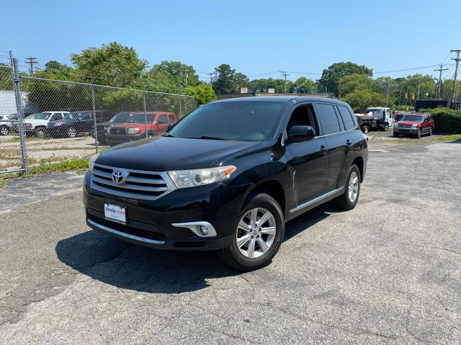 2012 Toyota Highlander 4WD 4dr V6 (Natl), available for sale in Milford, Connecticut | Dealertown Auto Wholesalers. Milford, Connecticut 2012 Toyota Highlander 4WD 4dr V6 (Natl), available for sale in Milford, Connecticut | Dealertown Auto Wholesalers. Milford, Connecticut
