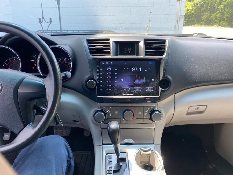 2012 Toyota Highlander 4WD 4dr V6 (Natl), available for sale in Milford, Connecticut | Dealertown Auto Wholesalers. Milford, Connecticut 2012 Toyota Highlander 4WD 4dr V6 (Natl), available for sale in Milford, Connecticut | Dealertown Auto Wholesalers. Milford, Connecticut