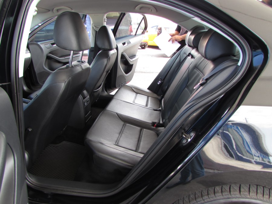 2013 Volkswagen Jetta Sedan 4dr Auto SE w/Convenience/Sunroof, available for sale in Orlando, Florida | VIP Auto Enterprise, Inc. Orlando, Florida 2013 Volkswagen Jetta Sedan 4dr Auto SE w/Convenience/Sunroof, available for sale in Orlando, Florida | VIP Auto Enterprise, Inc. Orlando, Florida