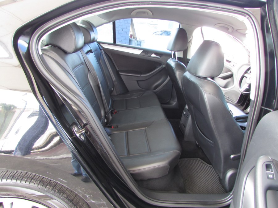2013 Volkswagen Jetta Sedan 4dr Auto SE w/Convenience/Sunroof, available for sale in Orlando, Florida | VIP Auto Enterprise, Inc. Orlando, Florida 2013 Volkswagen Jetta Sedan 4dr Auto SE w/Convenience/Sunroof, available for sale in Orlando, Florida | VIP Auto Enterprise, Inc. Orlando, Florida