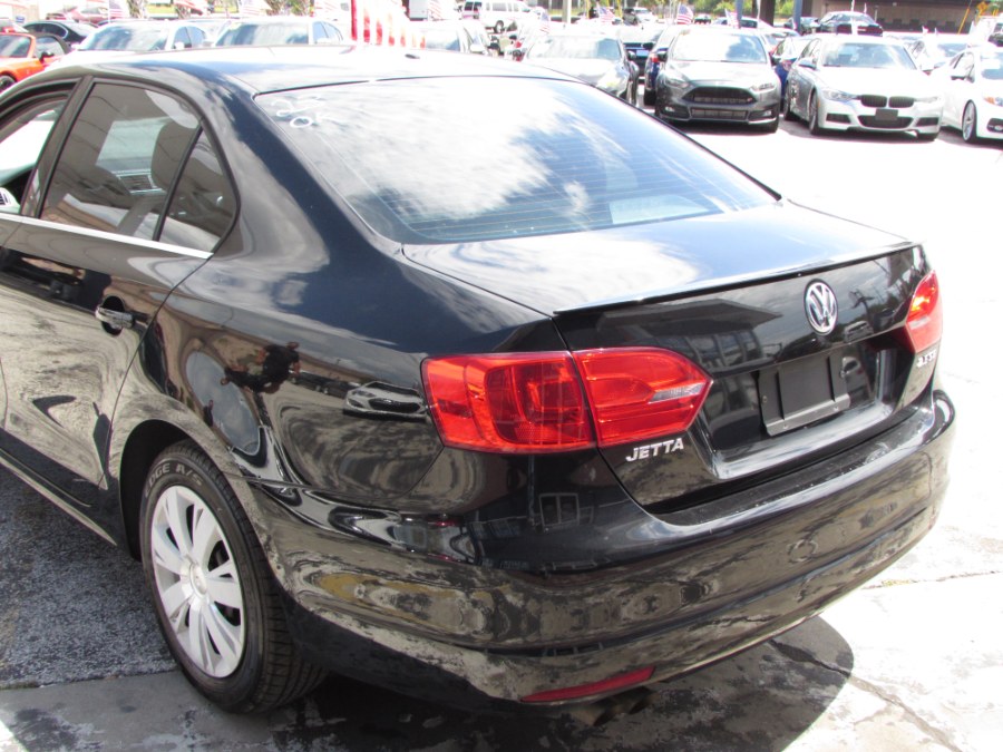 2013 Volkswagen Jetta Sedan 4dr Auto SE w/Convenience/Sunroof, available for sale in Orlando, Florida | VIP Auto Enterprise, Inc. Orlando, Florida 2013 Volkswagen Jetta Sedan 4dr Auto SE w/Convenience/Sunroof, available for sale in Orlando, Florida | VIP Auto Enterprise, Inc. Orlando, Florida