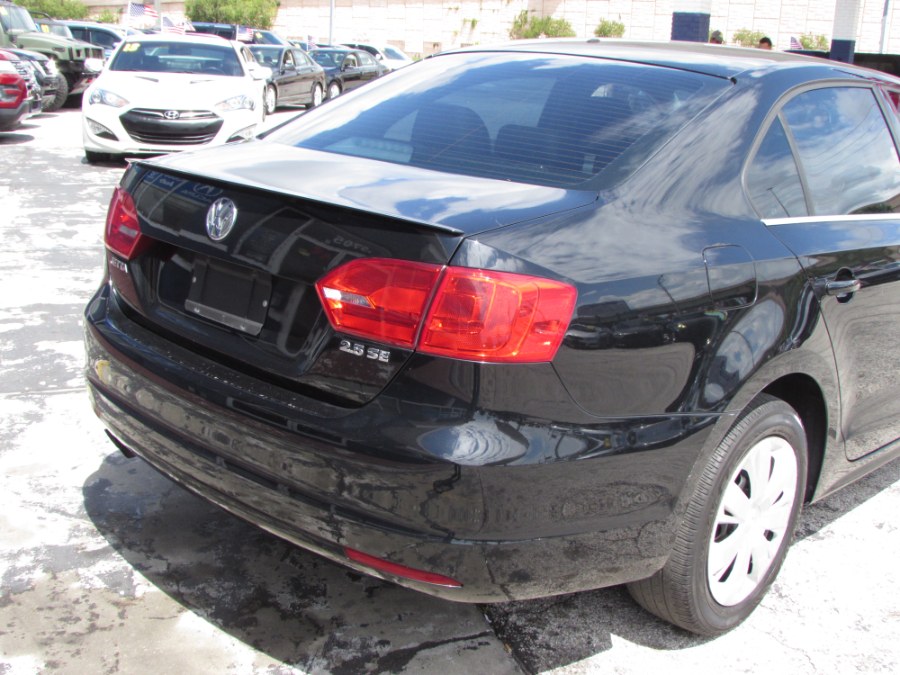 2013 Volkswagen Jetta Sedan 4dr Auto SE w/Convenience/Sunroof, available for sale in Orlando, Florida | VIP Auto Enterprise, Inc. Orlando, Florida 2013 Volkswagen Jetta Sedan 4dr Auto SE w/Convenience/Sunroof, available for sale in Orlando, Florida | VIP Auto Enterprise, Inc. Orlando, Florida
