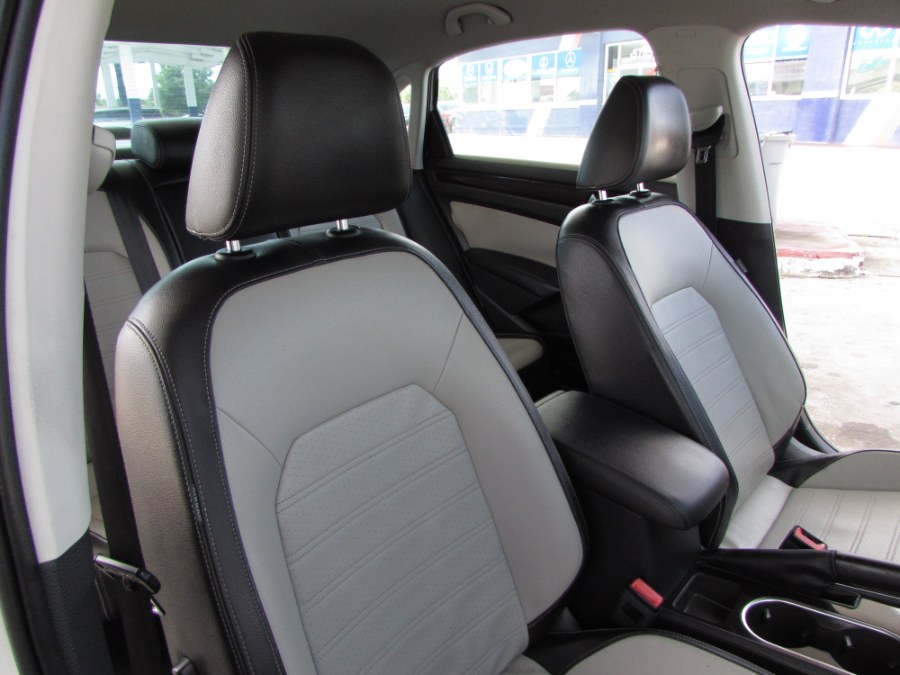 2015 Volkswagen Passat 4dr Sdn 1.8T Auto SE w/Sunroof & Nav, available for sale in Orlando, Florida | VIP Auto Enterprise, Inc. Orlando, Florida 2015 Volkswagen Passat 4dr Sdn 1.8T Auto SE w/Sunroof & Nav, available for sale in Orlando, Florida | VIP Auto Enterprise, Inc. Orlando, Florida
