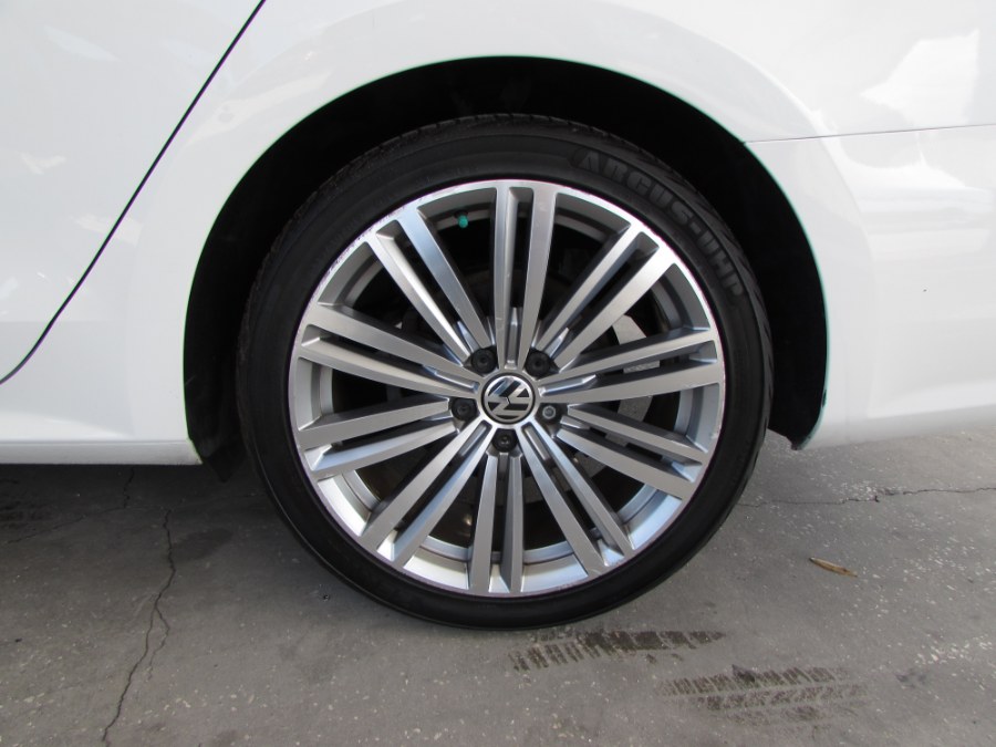 2015 Volkswagen Passat 4dr Sdn 1.8T Auto SE w/Sunroof & Nav, available for sale in Orlando, Florida | VIP Auto Enterprise, Inc. Orlando, Florida 2015 Volkswagen Passat 4dr Sdn 1.8T Auto SE w/Sunroof & Nav, available for sale in Orlando, Florida | VIP Auto Enterprise, Inc. Orlando, Florida
