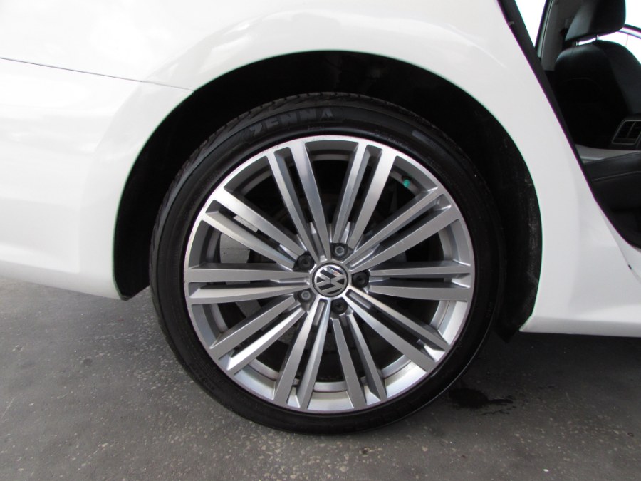 2015 Volkswagen Passat 4dr Sdn 1.8T Auto SE w/Sunroof & Nav, available for sale in Orlando, Florida | VIP Auto Enterprise, Inc. Orlando, Florida 2015 Volkswagen Passat 4dr Sdn 1.8T Auto SE w/Sunroof & Nav, available for sale in Orlando, Florida | VIP Auto Enterprise, Inc. Orlando, Florida