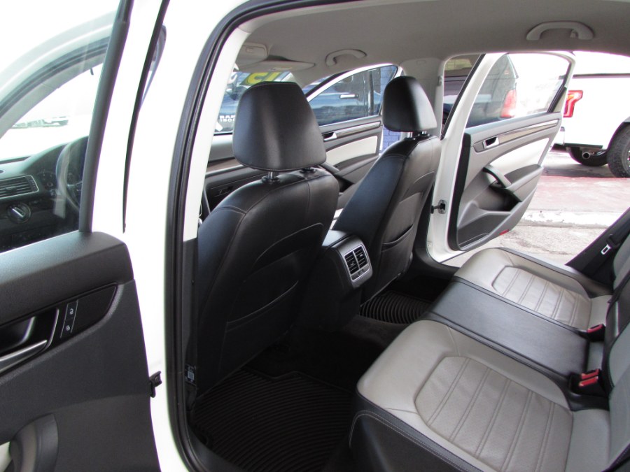 2015 Volkswagen Passat 4dr Sdn 1.8T Auto SE w/Sunroof & Nav, available for sale in Orlando, Florida | VIP Auto Enterprise, Inc. Orlando, Florida 2015 Volkswagen Passat 4dr Sdn 1.8T Auto SE w/Sunroof & Nav, available for sale in Orlando, Florida | VIP Auto Enterprise, Inc. Orlando, Florida