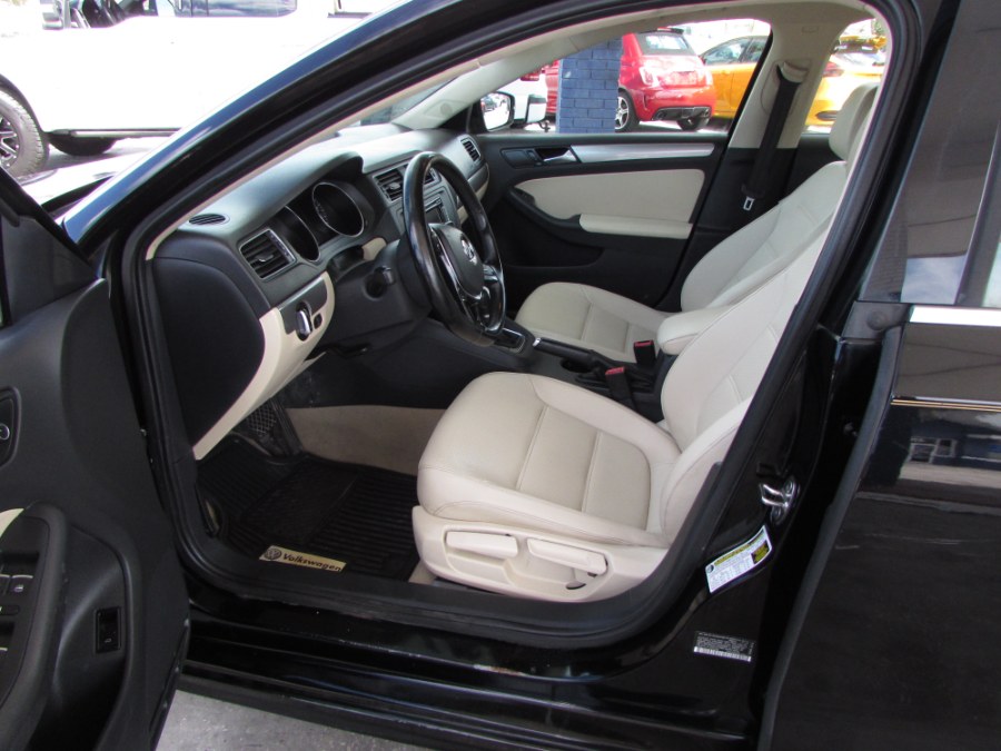 2015 Volkswagen Jetta Sedan 4dr Auto 1.8T SE w/Connectivity PZEV, available for sale in Orlando, Florida | VIP Auto Enterprise, Inc. Orlando, Florida 2015 Volkswagen Jetta Sedan 4dr Auto 1.8T SE w/Connectivity PZEV, available for sale in Orlando, Florida | VIP Auto Enterprise, Inc. Orlando, Florida