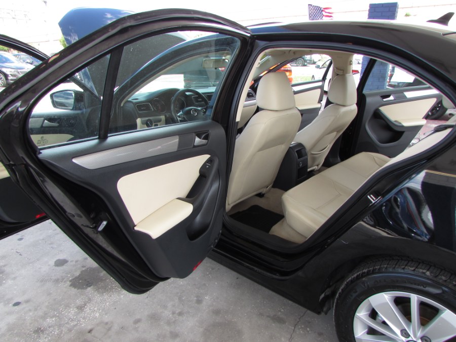 2015 Volkswagen Jetta Sedan 4dr Auto 1.8T SE w/Connectivity PZEV, available for sale in Orlando, Florida | VIP Auto Enterprise, Inc. Orlando, Florida 2015 Volkswagen Jetta Sedan 4dr Auto 1.8T SE w/Connectivity PZEV, available for sale in Orlando, Florida | VIP Auto Enterprise, Inc. Orlando, Florida