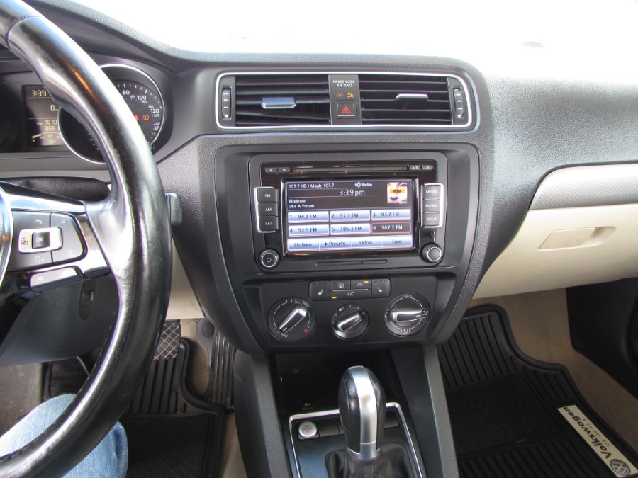 2015 Volkswagen Jetta Sedan 4dr Auto 1.8T SE w/Connectivity PZEV, available for sale in Orlando, Florida | VIP Auto Enterprise, Inc. Orlando, Florida 2015 Volkswagen Jetta Sedan 4dr Auto 1.8T SE w/Connectivity PZEV, available for sale in Orlando, Florida | VIP Auto Enterprise, Inc. Orlando, Florida