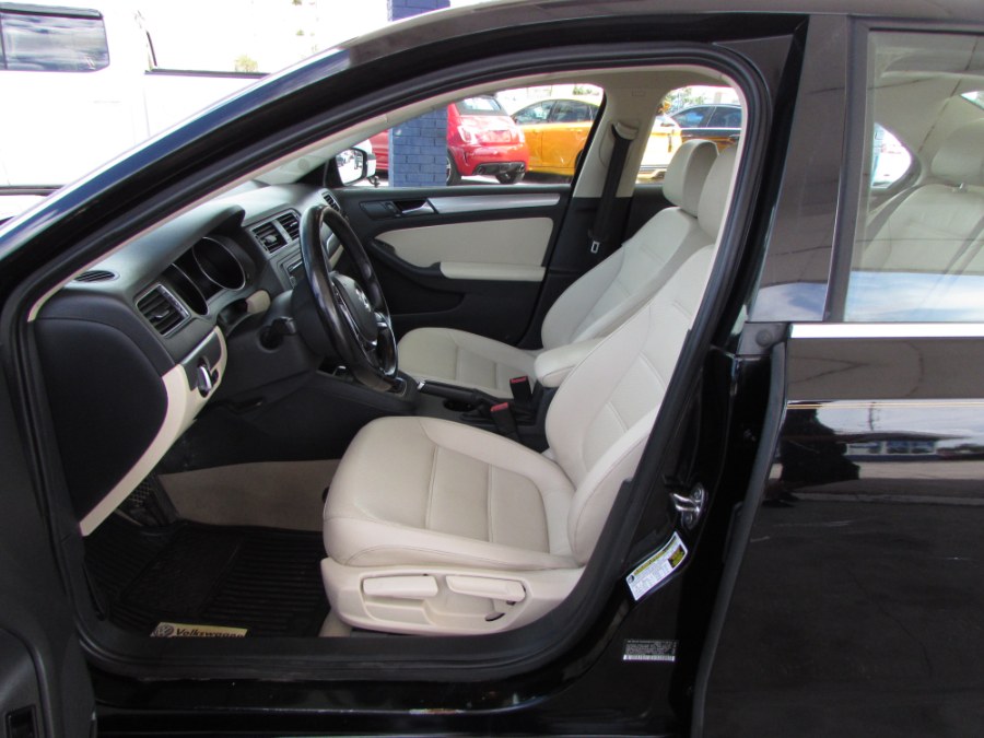 2015 Volkswagen Jetta Sedan 4dr Auto 1.8T SE w/Connectivity PZEV, available for sale in Orlando, Florida | VIP Auto Enterprise, Inc. Orlando, Florida 2015 Volkswagen Jetta Sedan 4dr Auto 1.8T SE w/Connectivity PZEV, available for sale in Orlando, Florida | VIP Auto Enterprise, Inc. Orlando, Florida