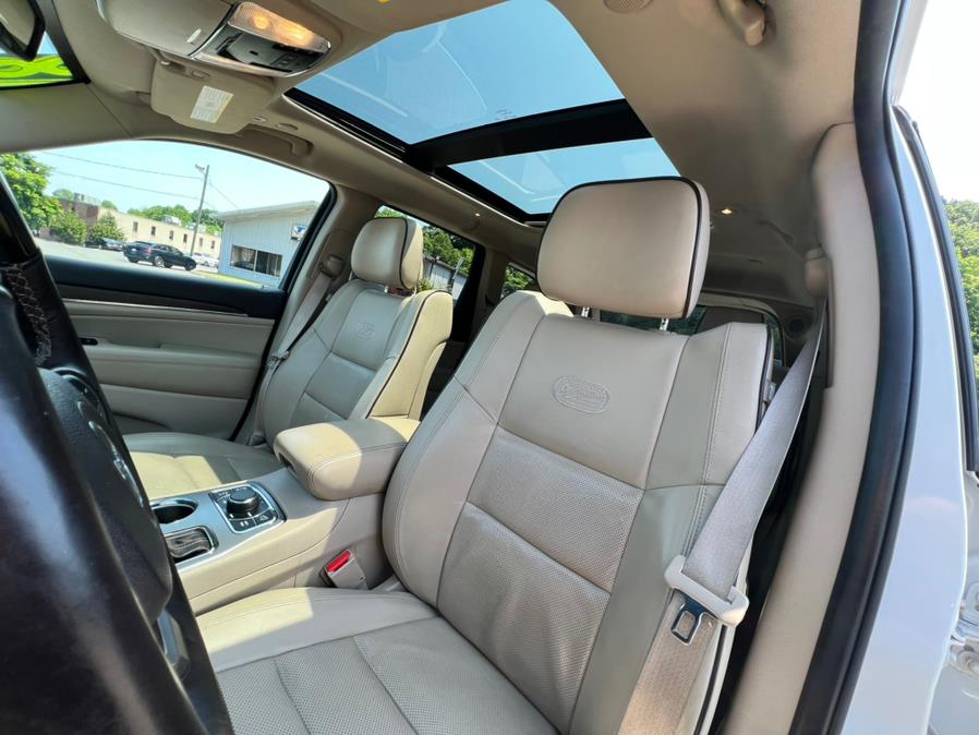 2018 Jeep Grand Cherokee Overland 4x4, available for sale in Berlin, Connecticut | Tru Auto Mall. Berlin, Connecticut 2018 Jeep Grand Cherokee Overland 4x4, available for sale in Berlin, Connecticut | Tru Auto Mall. Berlin, Connecticut