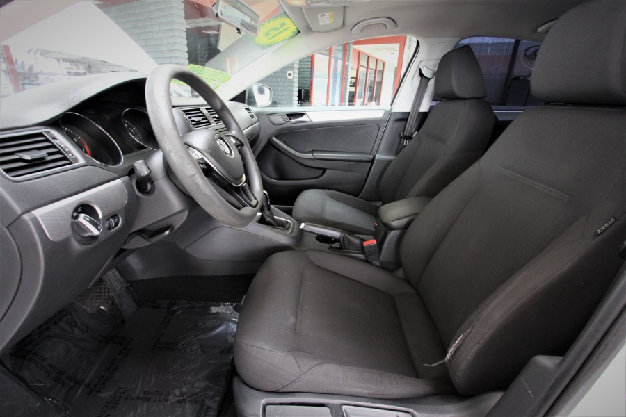 2015 Volkswagen Jetta Sedan 4dr Auto 1.8T SE w/Connectivity PZEV, available for sale in Garden Grove, California | 1 Stop Auto Mart Inc.. Garden Grove, California 2015 Volkswagen Jetta Sedan 4dr Auto 1.8T SE w/Connectivity PZEV, available for sale in Garden Grove, California | 1 Stop Auto Mart Inc.. Garden Grove, California