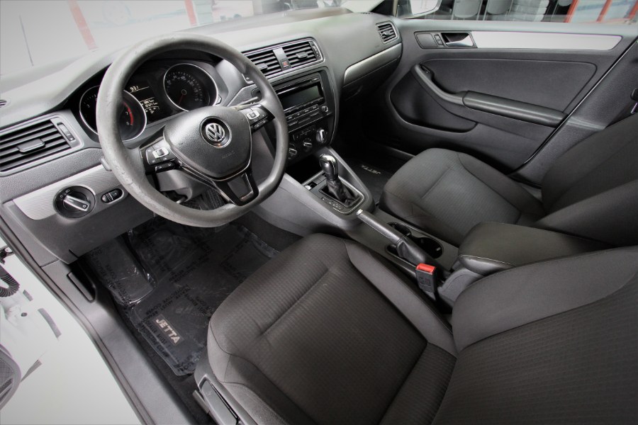2015 Volkswagen Jetta Sedan 4dr Auto 1.8T SE w/Connectivity PZEV, available for sale in Garden Grove, California | 1 Stop Auto Mart Inc.. Garden Grove, California 2015 Volkswagen Jetta Sedan 4dr Auto 1.8T SE w/Connectivity PZEV, available for sale in Garden Grove, California | 1 Stop Auto Mart Inc.. Garden Grove, California